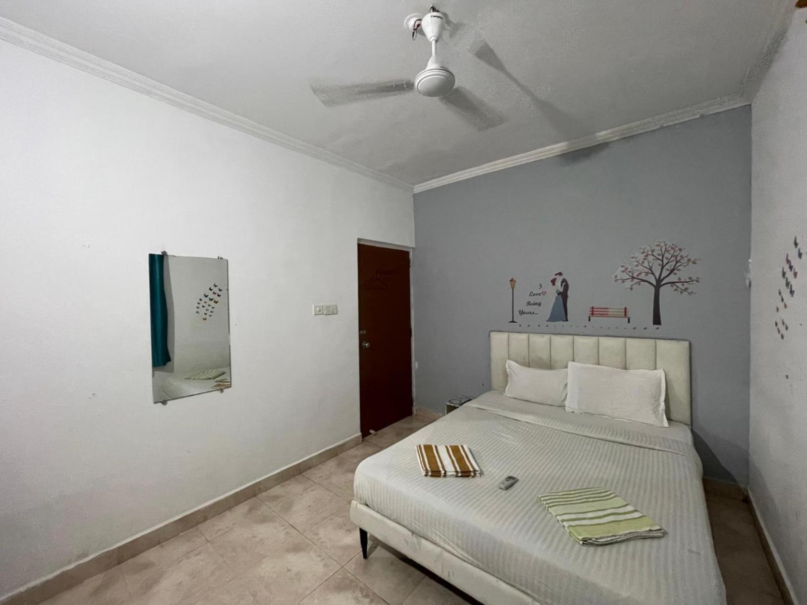 Ronne'S Little Baga Service Apartments Экстерьер фото